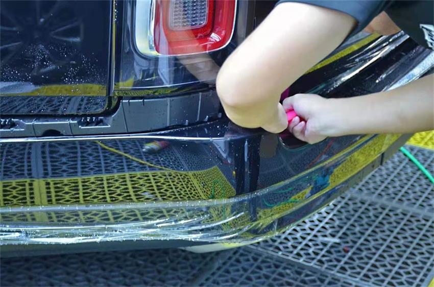 車身貼膜：貼膜的時候車主有哪些注意事項？